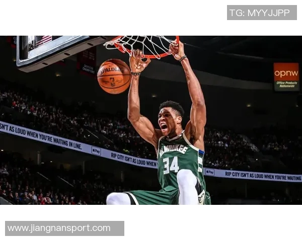 字母哥训练中展现惊人弹跳轻松完成大风车扣篮引发球迷热议